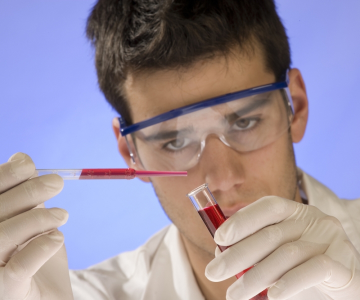 Moderne Schädlingsbkämpfer und Kammerjäger