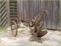 Selbstversorger greifen oft auf alte Technik zurück. Diese ist meist günstig in der Anschaffung und sehr flexibel im Gebrauch.