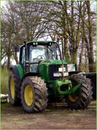 Große Traktoren erleichtern die Arbeit